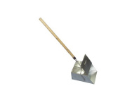sovok-lovushka_85_sm_metallicheskij_ocinkovannyj_s_derevyannoj_ruchkoj_1_sht_up_281_1
